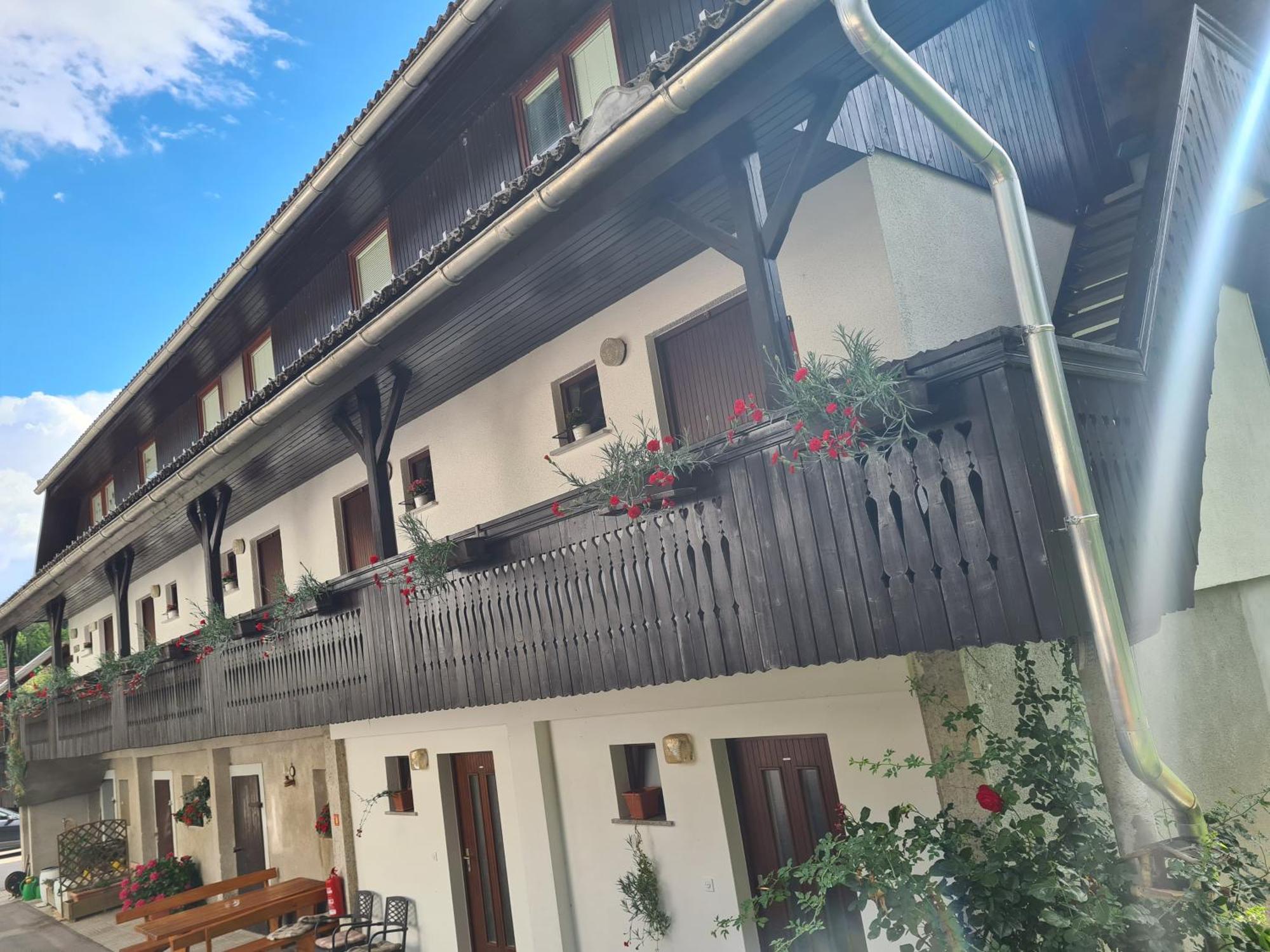 ゴレンスカ地方 Gostilna Batist Bed & Breakfast エクステリア 写真